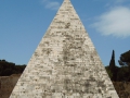 020-Roman-pyramid