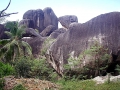 09-granitove-balvany-a-formacie-turisticka-atrakcia-seychelov